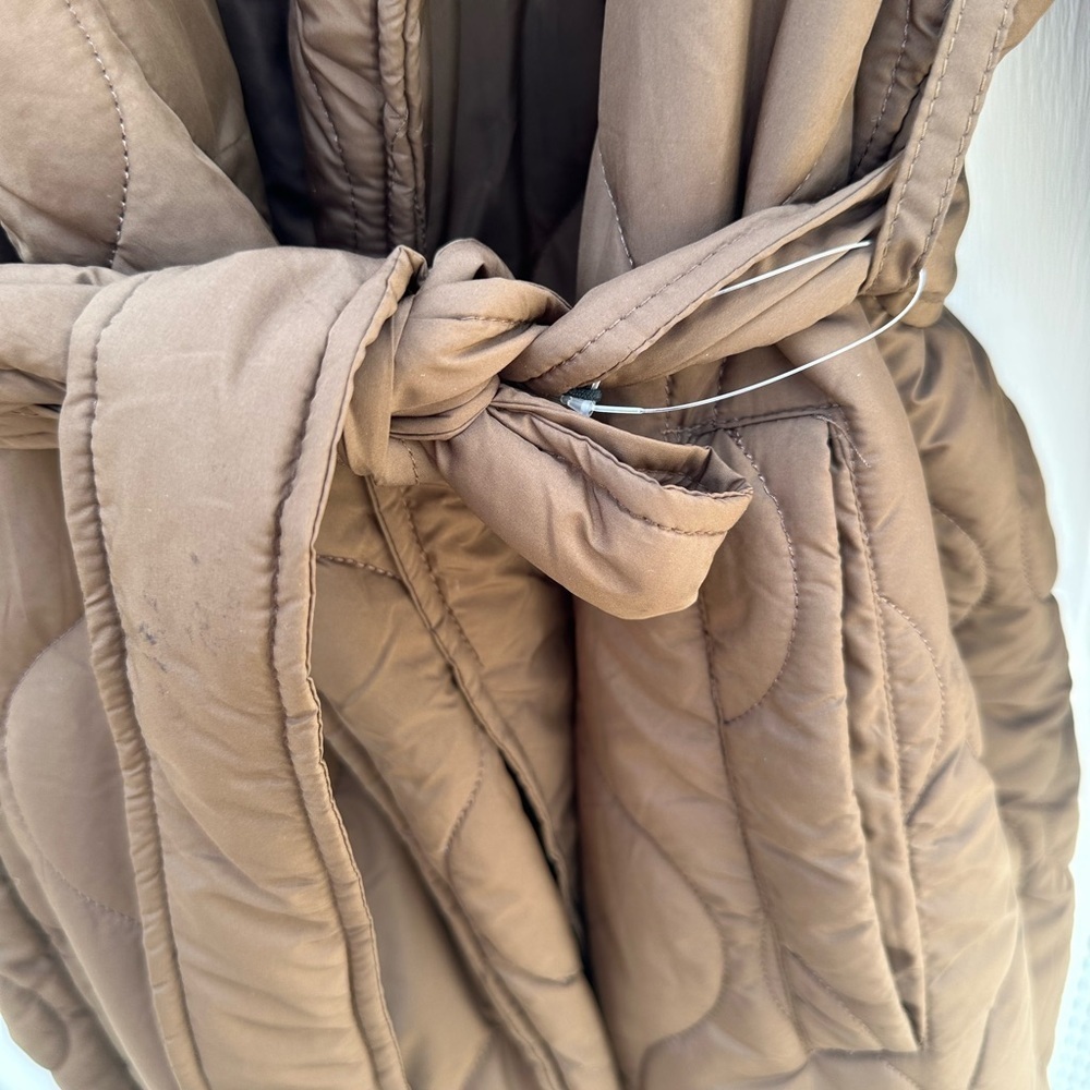 PrettyLittleThing Brown Quilted Robe - Picture 6 of 9